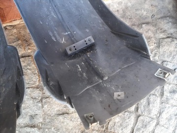 CAN-AM CAN AM SPYDER RSS FENDER MENGUNS левый