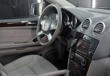 Mercedes Klasa GL X164 2011 Mercedes-Benz GL 4matic _ 3.0 diesel _ 211 KM 3.0 Diesel 211KM, zdjęcie 22