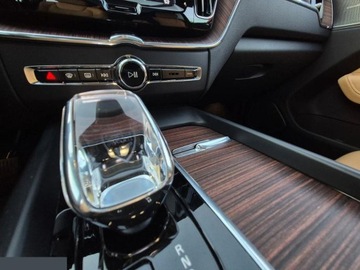 Volvo XC60 II 2023 Volvo XC 60 B4 D AWD Geartronic Inscription 197KM 2023r, zdjęcie 9