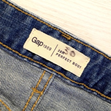 GAP _ CUDOWNE JEANSOWE SPODENKI Z LOGO _ S/M