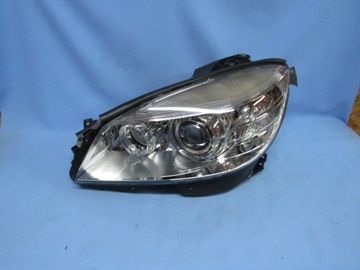 LEVÝ MERCEDES W204 BI-XENON NE NATÁČECÍ PŘED FACELIFT EUROPA1