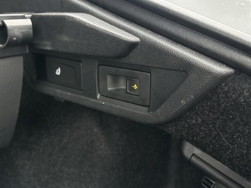 Skoda Octavia IV Liftback 2.0 TDI SCR 200KM 2022 Skoda Octavia RS 2.0 TDI 200KM 4x4 Fotele Ergonomi, zdjęcie 36