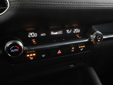 Mazda 3 IV Hatchback 2.0 Skyactiv-G 122KM 2019 Mazda 3 automat skóra full LED navi klima auto, zdjęcie 29