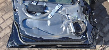 DVEŘE LEVÉ PŘEDNÍ MERCEDES C TŘÍDA W203 FACELIFT KOMBI EVROPA