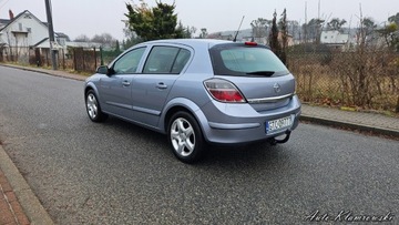 Opel Astra H Hatchback 5d 1.4 TWINPORT ecoFLEX 90KM 2007 Opel Astra Opel Astra III 1.4 Benz Klima II kpl opon 1.4 Benzyna 90KM, zdjęcie 4