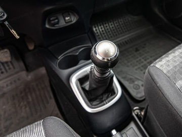 Toyota Yaris III Hatchback 5d Facelifting 1.33 Dual VVT-i 99KM 2016 TOYOTA Yaris 1.33 Premium Hatchback 99KM 2016, zdjęcie 18