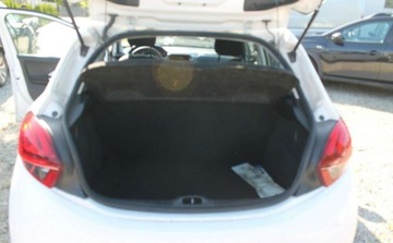 Peugeot 208 I 2018 Peugeot 208 1.2 Benzyna 68KM, zdjęcie 11