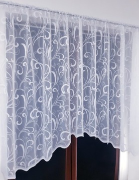 Маркизетная штора, стразы, лента, косые.