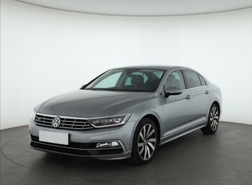 Volkswagen Passat B8 Limousine 1.8 TSI BlueMotion Technology 180KM 2018 VW Passat 1.8 TSI, Salon Polska, GAZ, Automat, zdjęcie 1