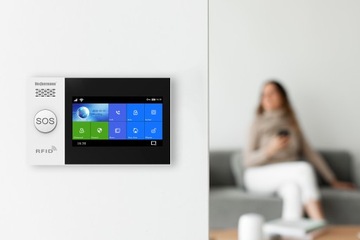 GSM сигнализация Heckermann Guardian V Tuya BOX + 6xPIR + 4xWindow