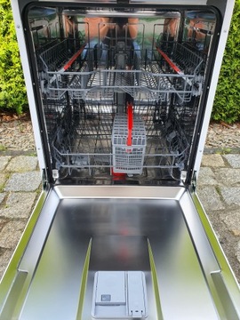 Отдельностоящая посудомоечная машина Sharp QW-DX41F47EW с белой ручкой