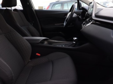 Toyota C-HR I Crossover Facelifting 1.8 Hybrid 122KM 2020 Toyota C-HR 1.8 Hybrid, Salon Polska, Serwis ASO, zdjęcie 8