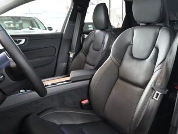 Volvo XC60 II 2026 2.0 T6 Plug-In Hybrid AWD Plus Bright (180+156 KM) Kierownica podgrz., zdjęcie 4