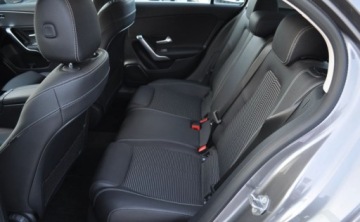 Mercedes Klasa A W177/V177 Hatchback 1.3 200 163KM 2018 Mercedes-Benz Klasa A A200 Automat Benzyna Kamera Nawigacja 1.3 Benzyna, zdjęcie 16