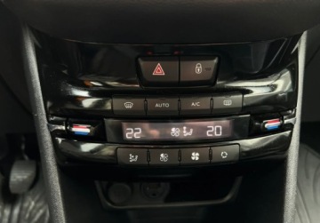 Peugeot 208 I Hatchback 3d 1.2 VTI 82KM 2013 Peugeot 208 Czujniki Parkowania Climatronic Alu Warszawa 1.2 Benzyna 82KM, zdjęcie 19