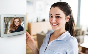 ВИДЕОДОМФОН ДВА БЕЛЫХ МОНИТОРА 7 ФУТОВ КАМЕРА 2MPX FULL HD 1080P P2P TUYA SMART