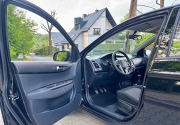 Hyundai i20 I Hatchback 5d Facelifting 1.2 DOHC 85KM 2012 Hyundai i20 Hyundai i20 1.25 Wersja Jubileuszowa 1.2 Benzyna 85KM, zdjęcie 13