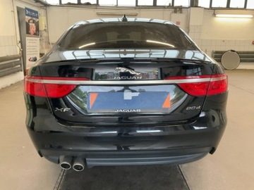 Jaguar XF II Sedan 2.0 i4D 180KM 2017 Jaguar XF 20d r-Sport, zdjęcie 4