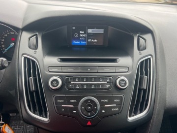 Ford Focus III Kombi Facelifting 1.5 TDCi ECOnetic 105KM 2016 Ford Focus Klimatyzacja Parktronic Przod Tyl Grzana Szyba Grzane Fotele Te, zdjęcie 11