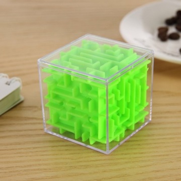 Аркадная игра-головоломка с 3D-кубическим лабиринтом
