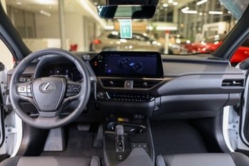 Lexus UX 2024 Lexus UX 300h F Sport Design AWD 2.0 Hybryda 152KM, zdjęcie 5