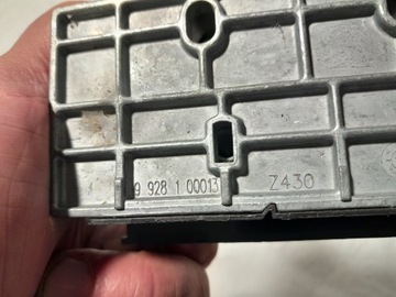 BMW X5 F15 DRŽÁKY POLIČKY ROLETA KUFRU 9928100013
