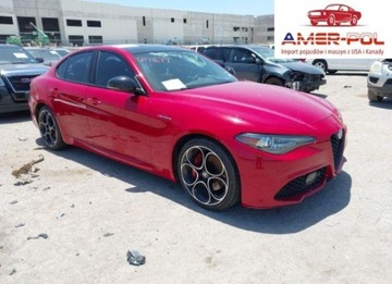 Alfa Romeo Giulia II Sedan Facelifting 2.0 Turbo 280KM 2023 Alfa Romeo Giulia Veloce 2023 2.0l 2.0 Benzyna 280KM