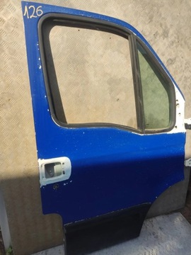DVEŘE PRAVÝ PŘEDNÍ IVECO DAILY 99-06R 126