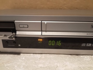 SONY SLV-D920 (катит ленту внутрь, также читает записанные диски и MP3)