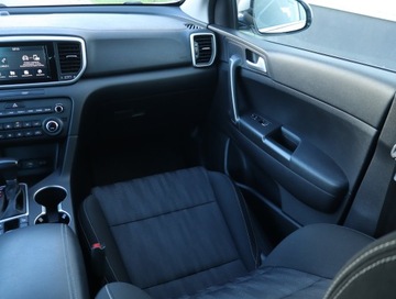 Kia Sportage IV SUV Facelifting 1.6 T-GDI 177KM 2019 Kia Sportage 1.6 T-GDI, Salon Polska, Serwis ASO, zdjęcie 7