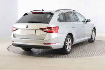 Skoda Superb III Kombi Facelifting 2.0 TDI SCR 150KM 2019 Skoda Superb 2.0 TDI, Klima, Klimatronic, zdjęcie 4