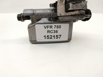 ГЛАВНЫЙ ТОРМОЗНОЙ ЦИЛИНДР ПЕРЕДНЕГО ПРАВОГО ТОРМОЗА HONDA VFR 750 RC36