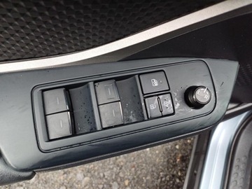 Toyota C-HR I Crossover Facelifting 1.8 Hybrid 122KM 2023 Toyota C-HR 1.8 Hybrid GPF Comfort 1.8 Hybrid GPF, zdjęcie 21