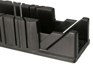 ПЛАСТИКОВАЯ СТУСКА 1,5 ДЮЙМА 213X73X57MM