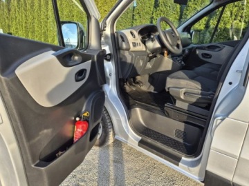 Renault Trafic III Furgon 1.6 Energy dCi 125KM 2017 Renault Trafic Brygadowka 9-osob przedluzany Klima 139tys km. Super Stan, zdjęcie 6