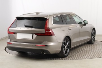 Volvo V60 I Kombi Facelifting 2.0 D3 DRIVE-E 150KM 2018 Volvo V60 D3 2.0, Skóra, Navi, Klima, Klimatronic, zdjęcie 4