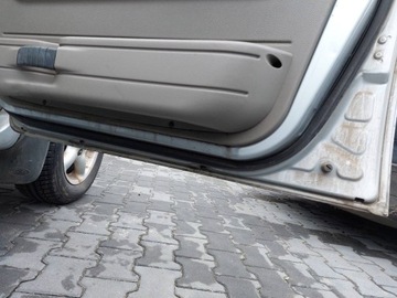 DVEŘE KOMPLETNÍ PRAVÝ PŘEDNÍ FREELANDER I 5D 567