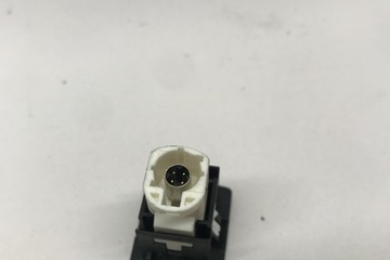 PŘÍDAVNÉ SPONA MULTIMEDIA (AUX/USB) MERCEDES-BENZ M (W166) A2188200187