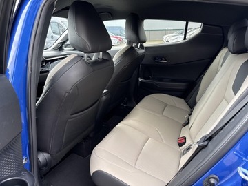 Toyota C-HR I Crossover 1.8 Hybrid 122KM 2018 Toyota C-HR 1.8 Hybrid Selection Toyota C-HR SELEC, zdjęcie 11