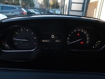 Peugeot 2008 I SUV Facelifting 1.2 PureTech 110KM 2017 Peugeot 2008 1.2 PureTech, Salon Polska, Skóra, zdjęcie 10