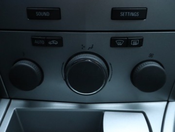 Opel Astra J Sports Tourer 1.6 Twinport ECOTEC 115KM 2011 Opel Astra 1.6 16V, Salon Polska, Klima, zdjęcie 14