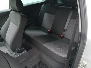 Opel Astra J Hatchback 5d 1.6 Twinport ECOTEC 115KM 2010 Opel Astra 1.6 16V 116 KM GTC Klima Parktronic Tem, zdjęcie 16