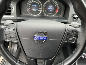 Volvo S60 II Sedan 1.6 T3 150KM 2013 Volvo S60 1.6 T3 150 KM Xenony Podgrzewane fotele, zdjęcie 17