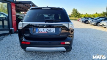 Mitsubishi Outlander III SUV Facelifting 2.0 SOHC MIVEC 150KM 2014 Mitsubishi Outlander 2.0BENZ automat 7 osob navi kamera skora 1rej 2015, zdjęcie 24