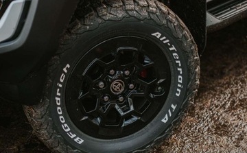 Toyota Hilux VIII Podwójna kabina Facelifting 2024 2.8 D-4D 204KM 2025 Toyota Hilux Zawieszenie Old Man Emu Wyciagarka Warn Oswietlenie Lazer N, zdjęcie 17