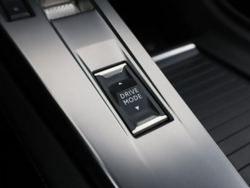 Peugeot 308 III Hatchback Plug-In 1.6 Hybrid 180KM 2022 Peugeot 308 PHEV Allure Pack automat navi, zdjęcie 32