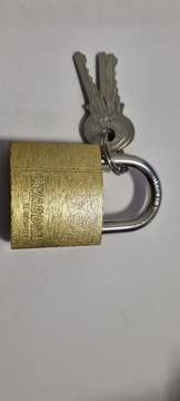 Kłódka mosiężna 30mm hartowany pałąk Gwardia