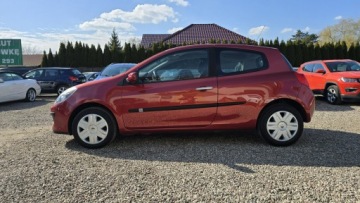Renault Clio III Hatchback 5d 1.6 i 16V 88KM 2005 Renault Clio Benzyna 1.6, zdjęcie 4