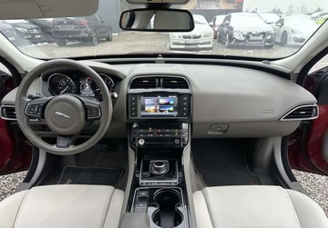Jaguar XE Sedan 2.0 i4 200KM 2016 Jaguar XE 2.0 BENZ 200 KM 136.000 km Warszawa 2.0 Benzyna 200KM, zdjęcie 5