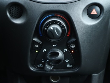 Toyota Aygo II Hatchback 3d Facelifting 1.0 VVT-i 72KM 2018 Toyota Aygo 1.0 VVT-i, Salon Polska, Klima, zdjęcie 12